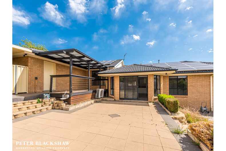 6 Olive Pink Crescent Banks 6 Olive Pink Crescent Banks