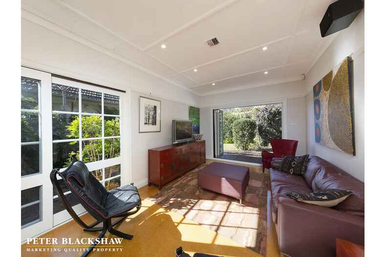 18 Dampier Crescent Forrest 18 Dampier Crescent Forrest