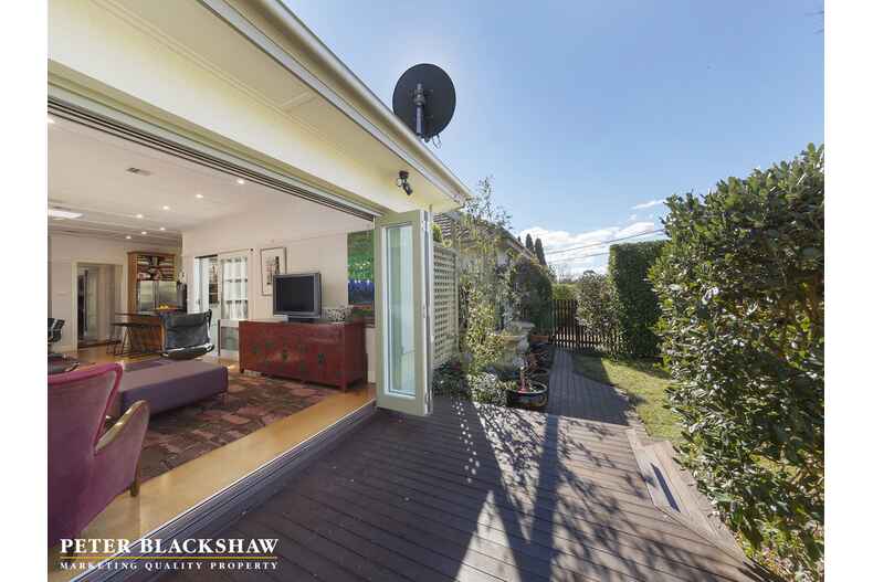 18 Dampier Crescent Forrest 18 Dampier Crescent Forrest