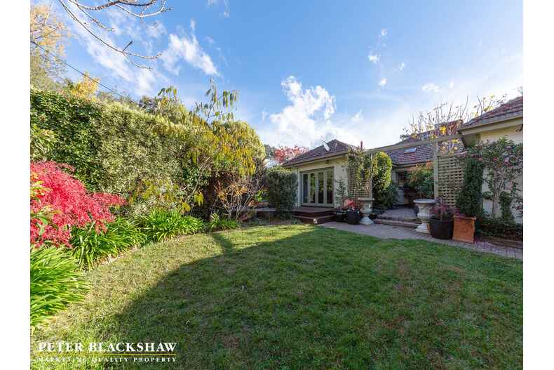 18 Dampier Crescent Forrest 18 Dampier Crescent Forrest