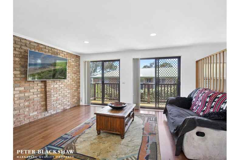 82A Crest Park Parade Queanbeyan West 82A Crest Park Parade Queanbeyan West