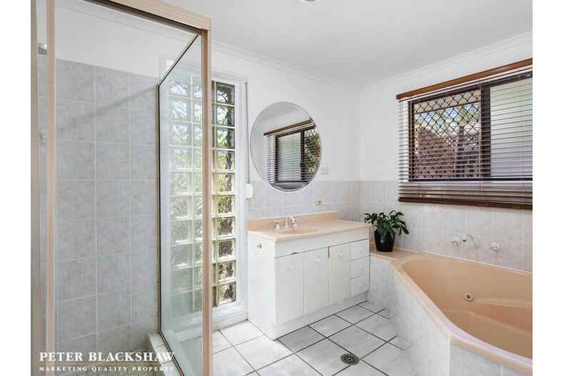 82A Crest Park Parade Queanbeyan West 82A Crest Park Parade Queanbeyan West