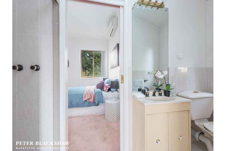 5 Arrellah Place O'Malley 5 Arrellah Place O'Malley