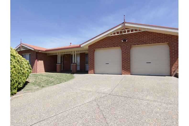 5 Sale Place Amaroo