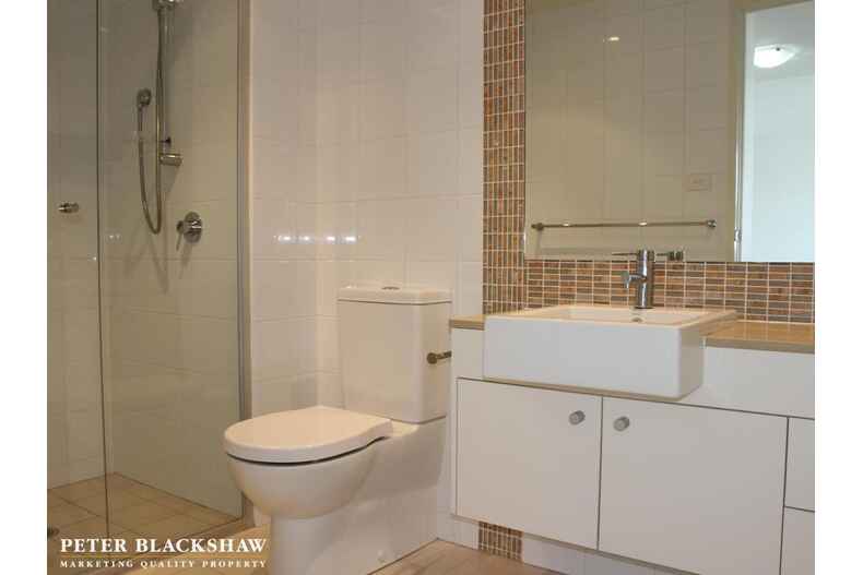 66/68-72 College Street Belconnen