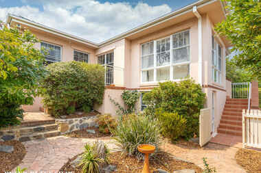 18/10 Taronga Place O'Malley