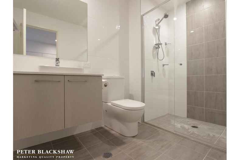 281/7 Irving Street Phillip