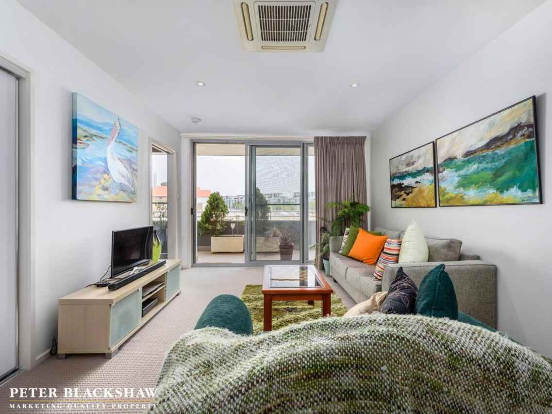 4/71 Giles Street Kingston
