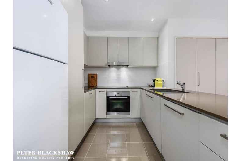 4/71 Giles Street Kingston