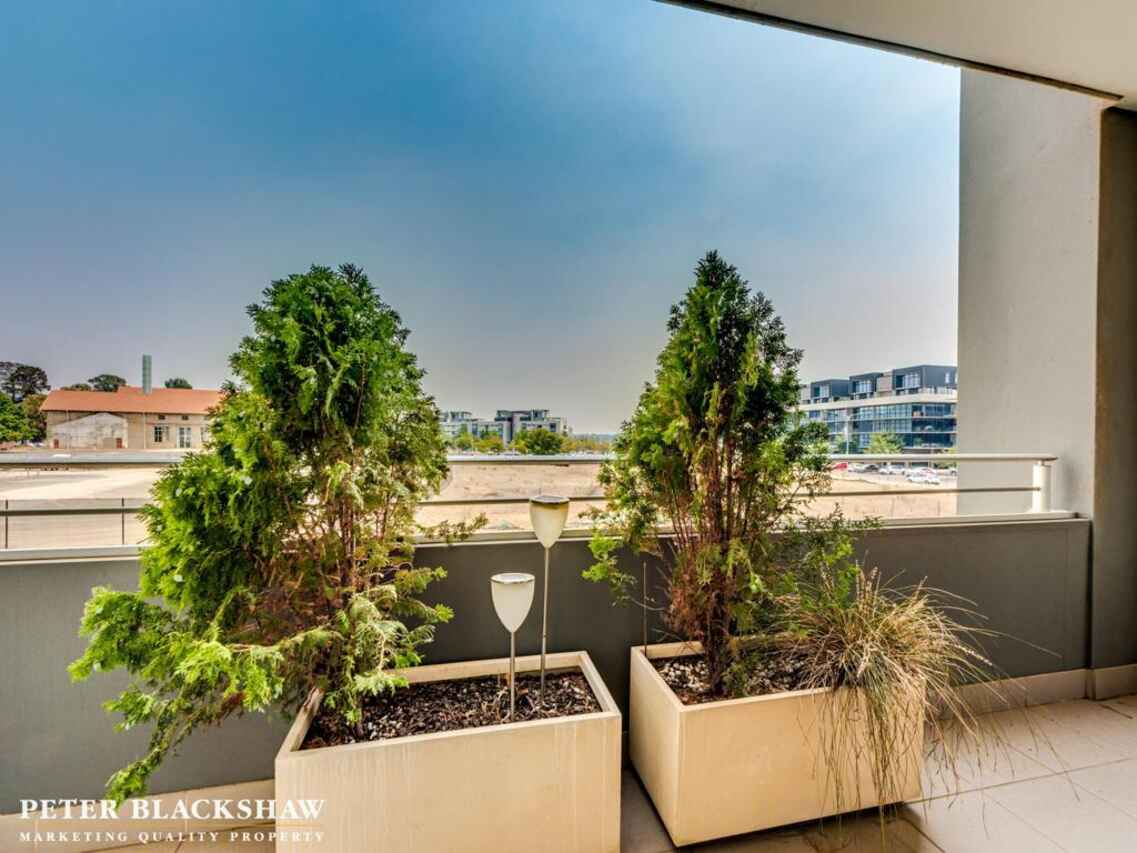 4/71 Giles Street Kingston