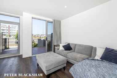 52/124 John Gorton Drive Coombs