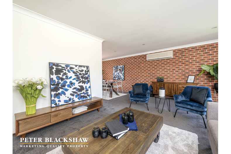 17 Desailly Crescent Kambah