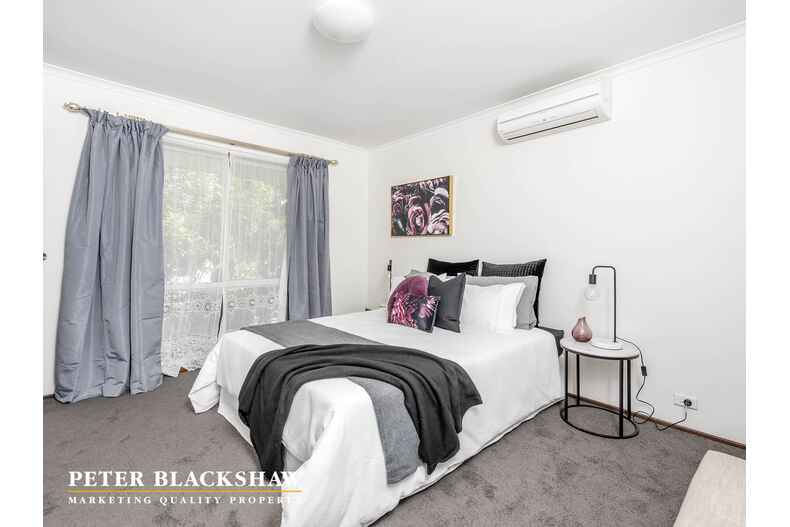 17 Desailly Crescent Kambah