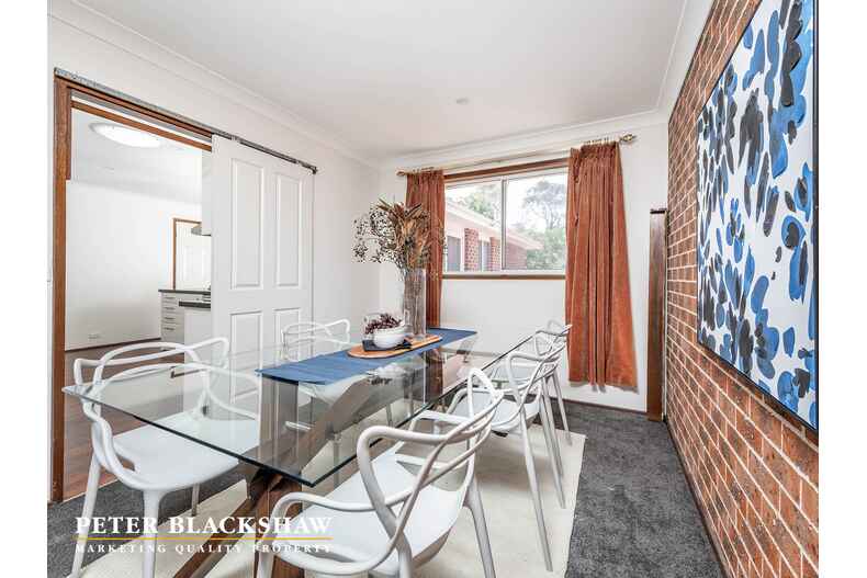 17 Desailly Crescent Kambah