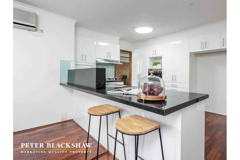 17 Desailly Crescent Kambah