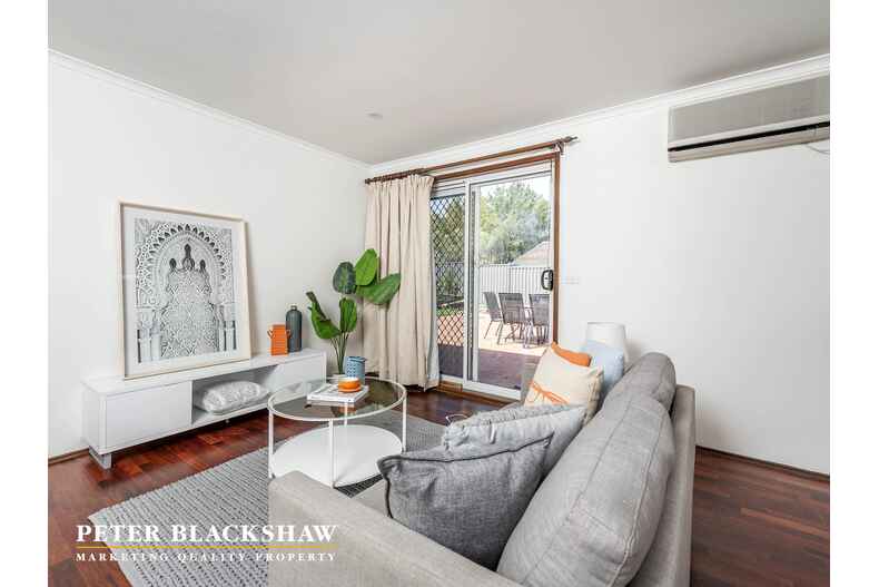 17 Desailly Crescent Kambah