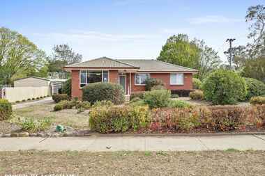 2 Halford Crescent Page