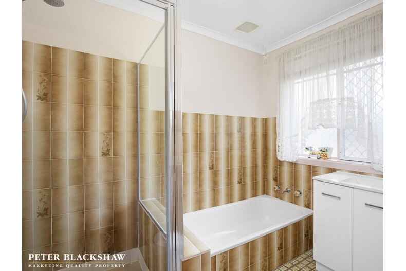 2 Halford Crescent Page 2 Halford Crescent Page