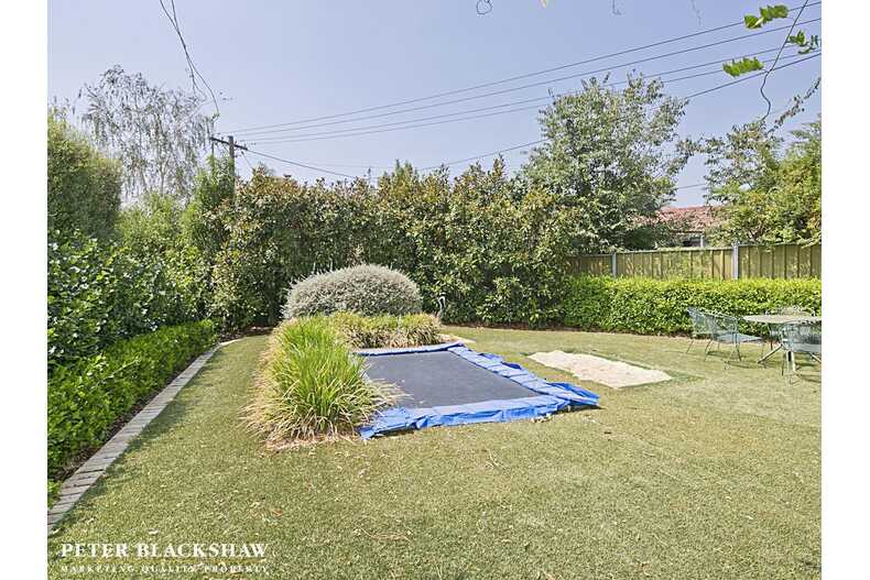 34 Banks Street Yarralumla