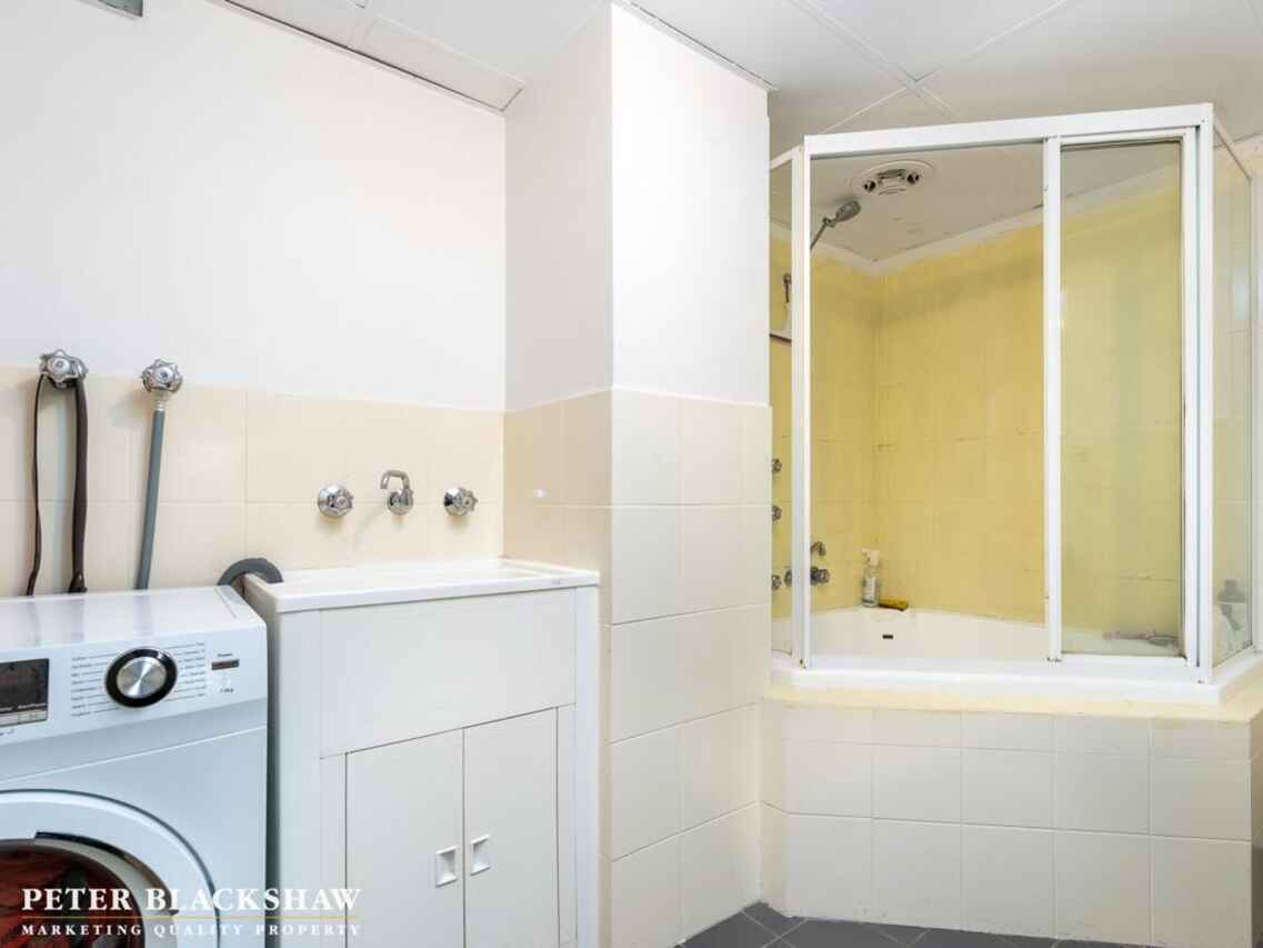 14/12 Albermarle Place Phillip