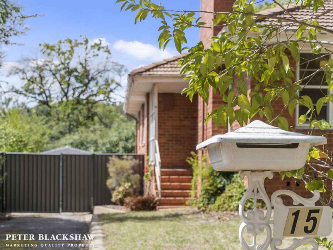 15 Macartney Crescent Deakin