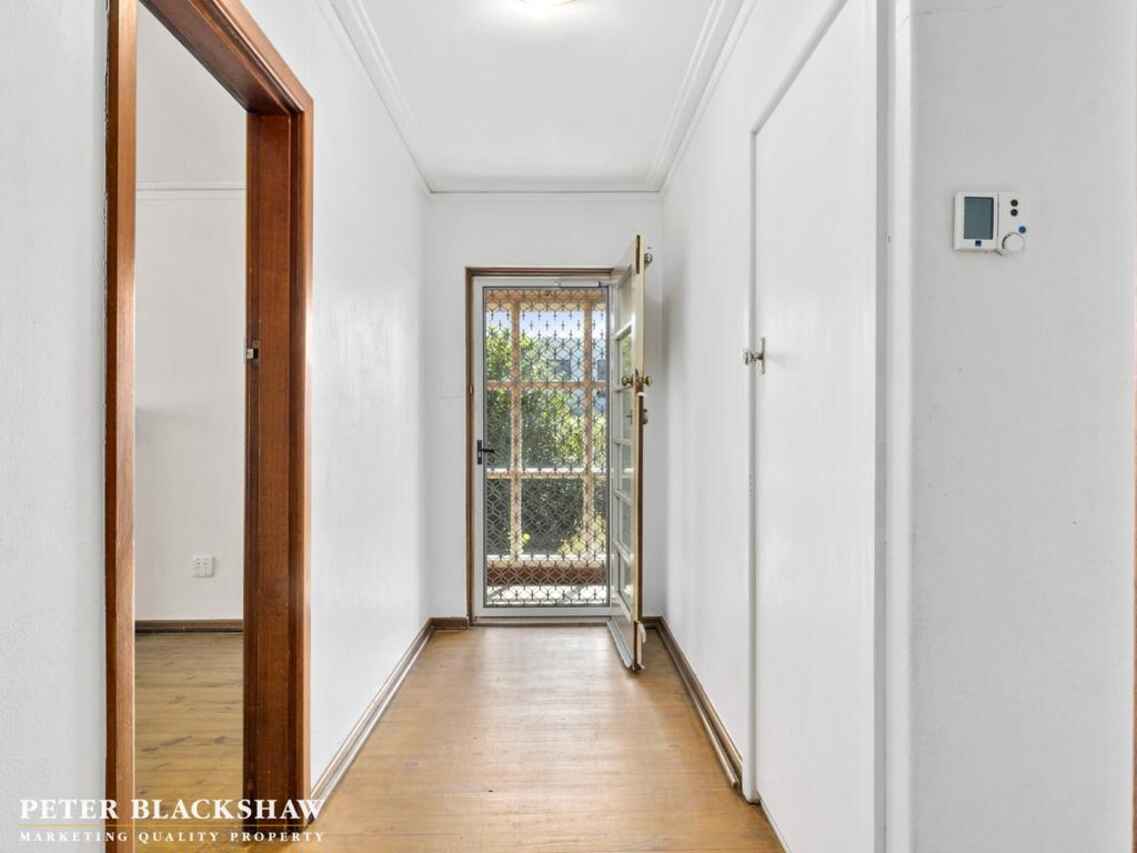 15 Macartney Crescent Deakin