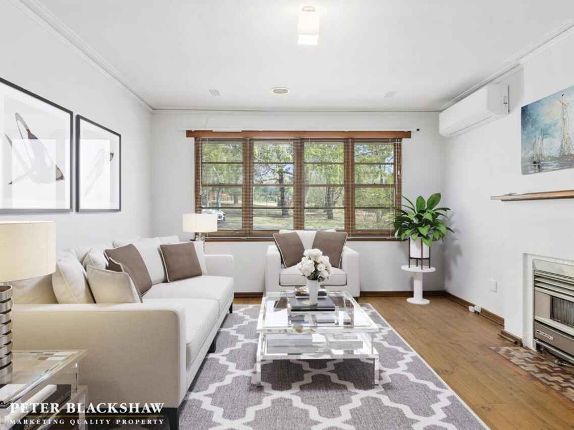 15 Macartney Crescent Deakin