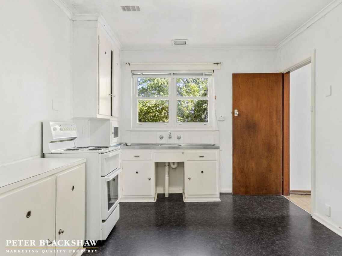 15 Macartney Crescent Deakin