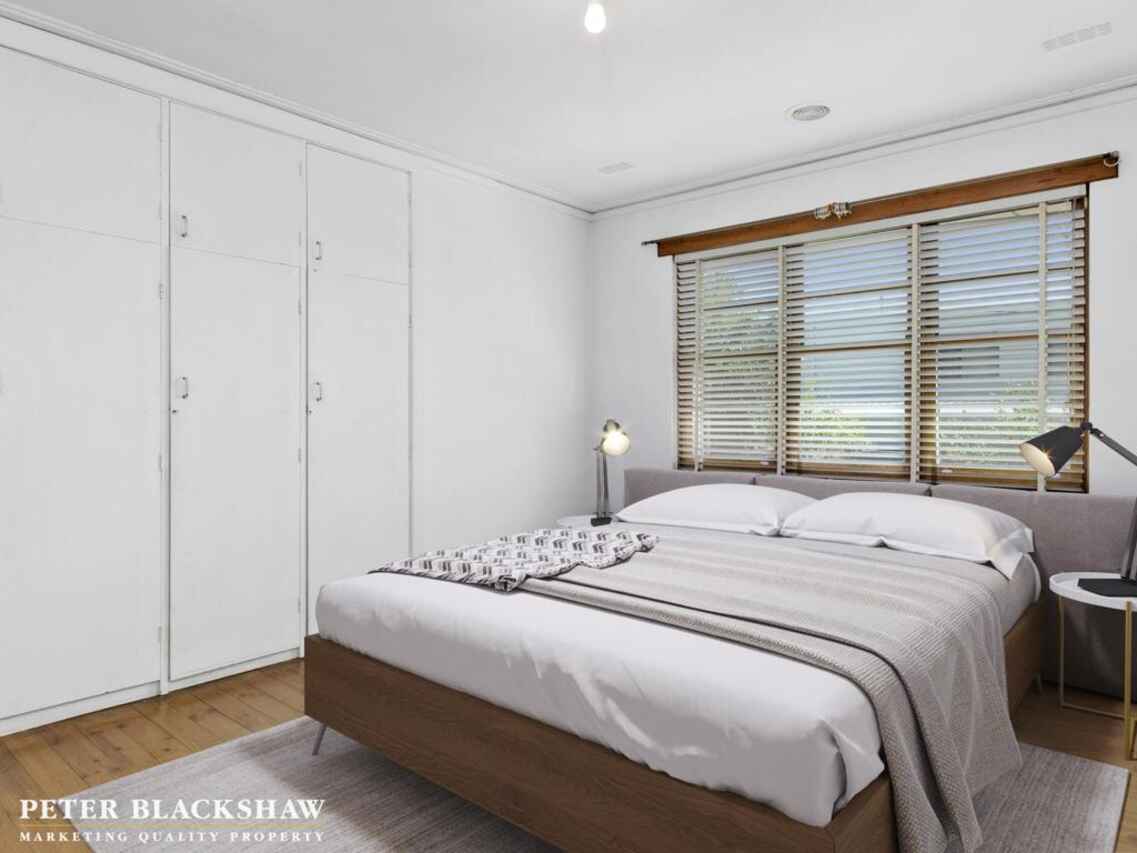 15 Macartney Crescent Deakin