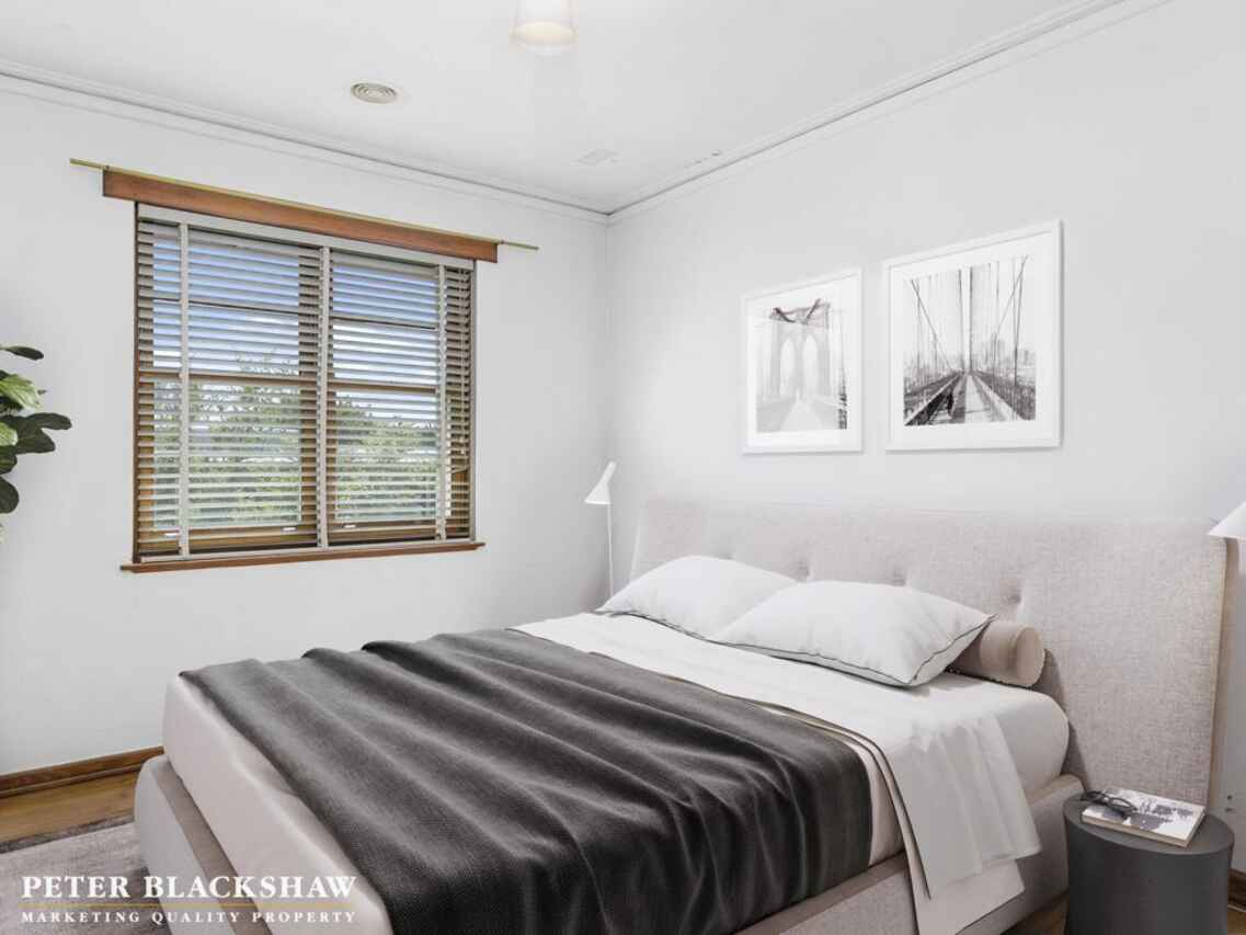 15 Macartney Crescent Deakin