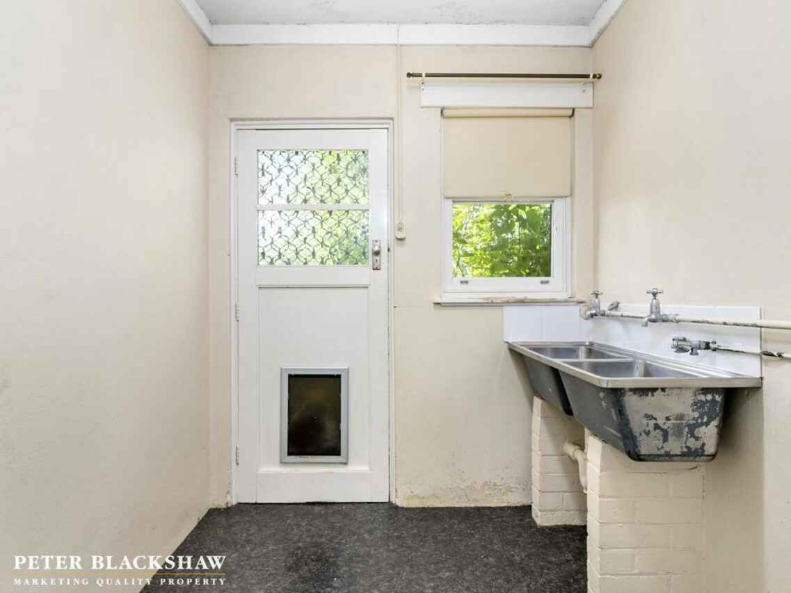 15 Macartney Crescent Deakin