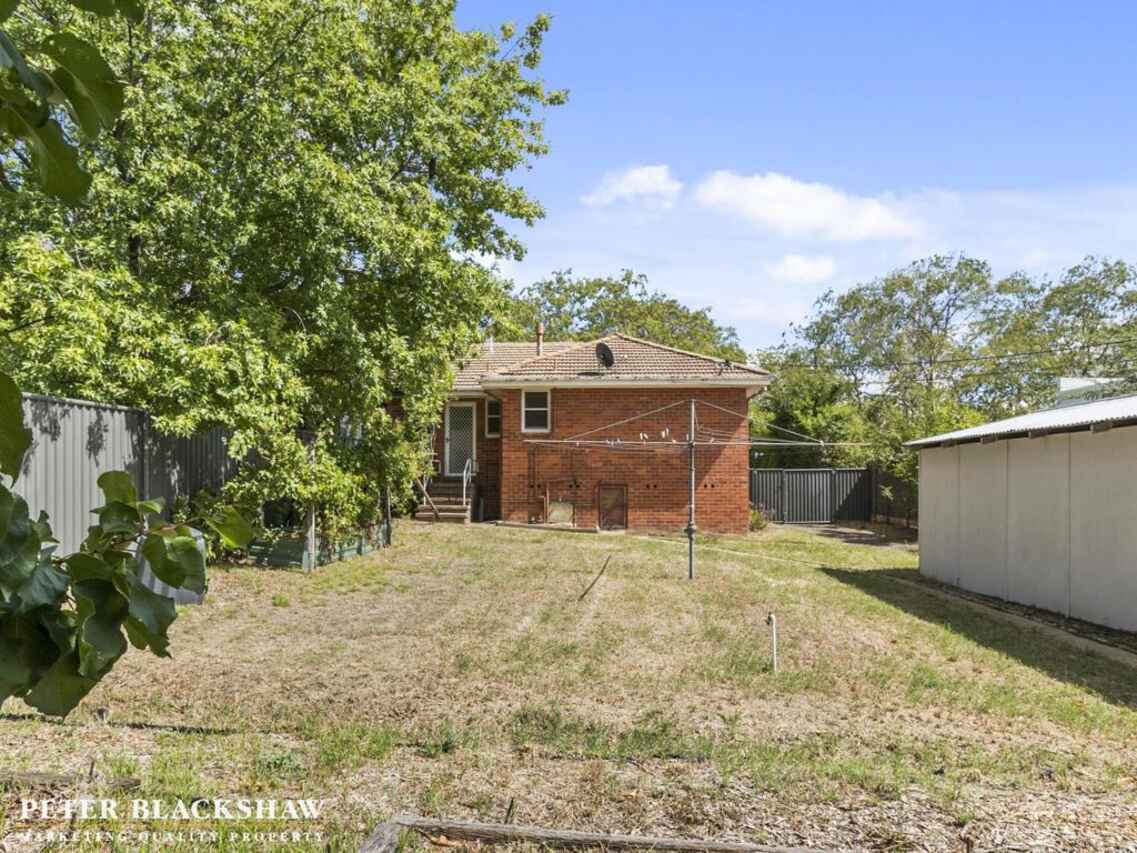 15 Macartney Crescent Deakin