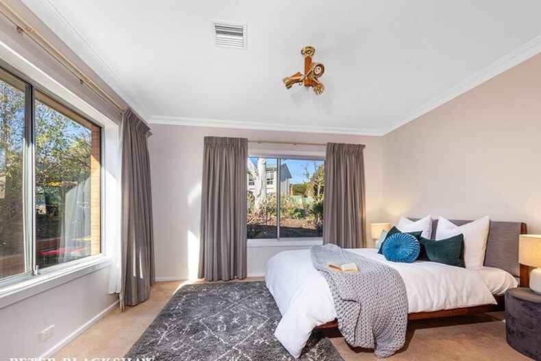 34 Roseworthy Crescent Farrer