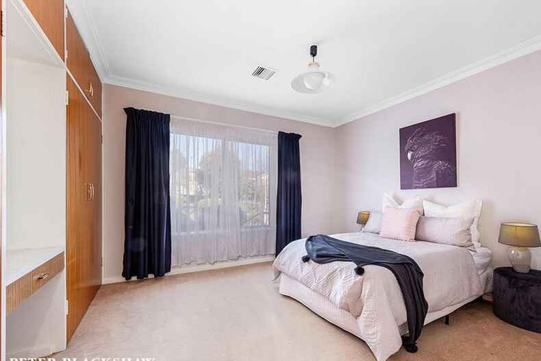 34 Roseworthy Crescent Farrer