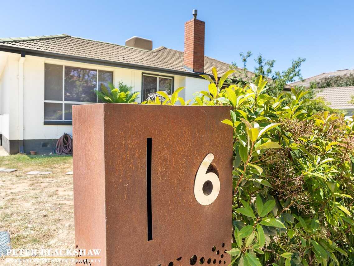 6 Bailey Place Yarralumla