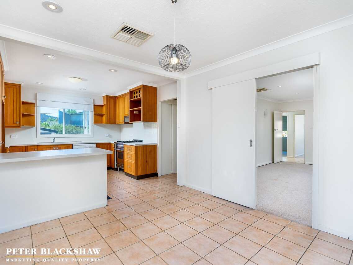 6 Bailey Place Yarralumla