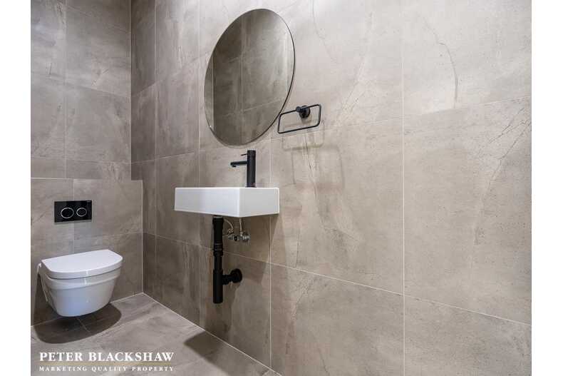 2/34 Conyers Street Hughes