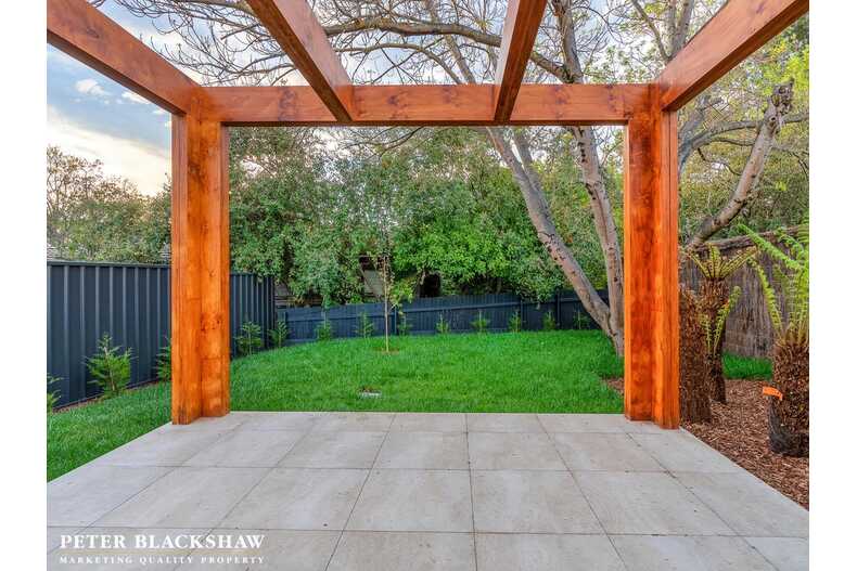 2/34 Conyers Street Hughes