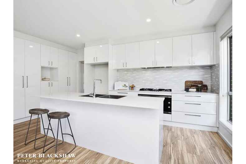 8 Pogson Street Moncrieff 8 Pogson Street Moncrieff