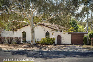 8 Nulsen Circuit Flynn