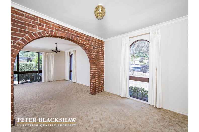 8 Nulsen Circuit Flynn 8 Nulsen Circuit Flynn