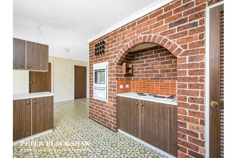 8 Nulsen Circuit Flynn 8 Nulsen Circuit Flynn