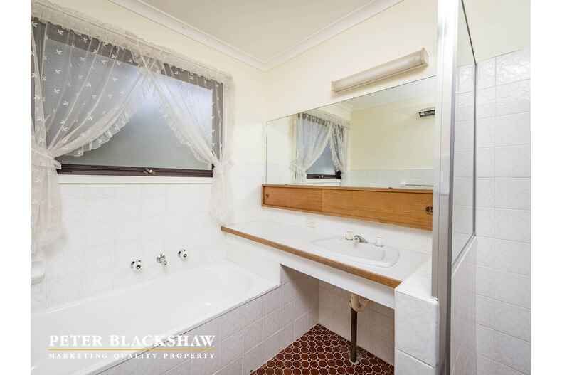 8 Nulsen Circuit Flynn 8 Nulsen Circuit Flynn