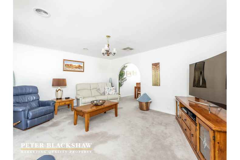 6 Tyner Street Calwell