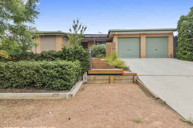 9 Augusta Place Amaroo