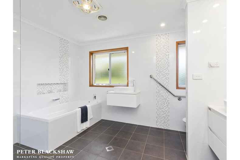 2 Haverfield Place Mckellar 2 Haverfield Place Mckellar