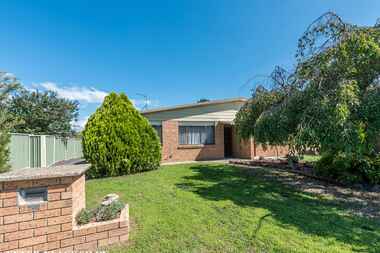 1/13 Mollee Crescent Isabella Plains