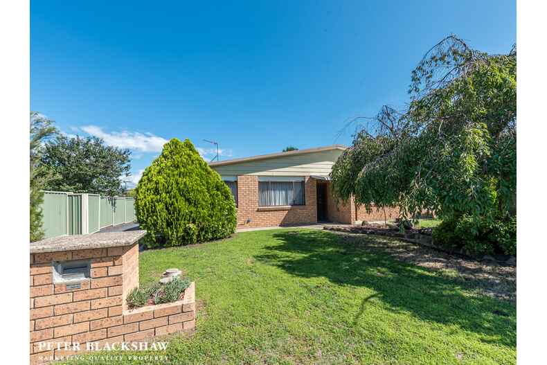 1/13 Mollee Crescent Isabella Plains