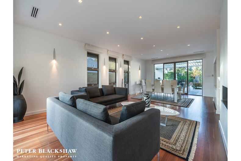 97 Jansz Crescent Griffith 97 Jansz Crescent Griffith