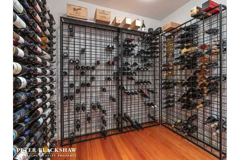 97 Jansz Crescent Griffith 97 Jansz Crescent Griffith